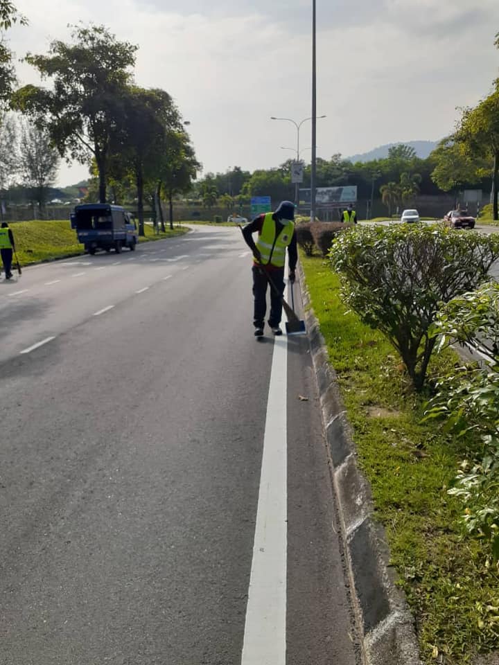 PEMBERSIHAN JALAN-JALAN JKR