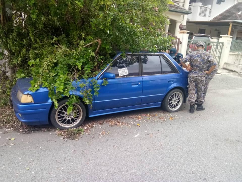 PEMERIKSAAN ADUAN BERKAITAN (HALANGAN KENDERAAN TERBIAR)