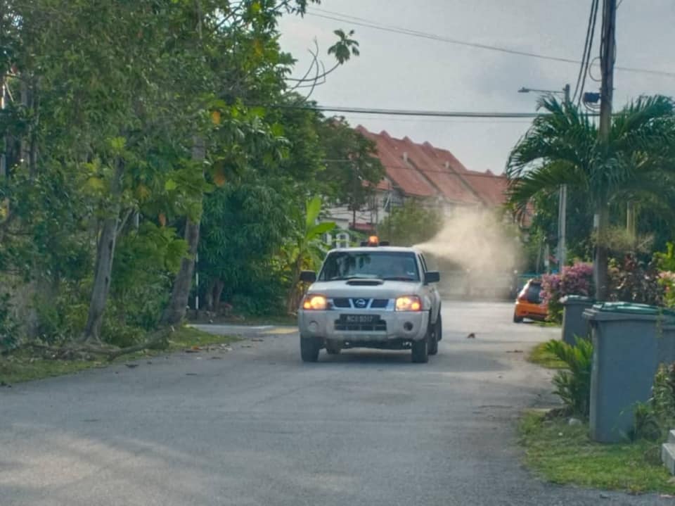 AKTIVITI KAWALAN DEMAM DENGGI DALAM KAWASAN MBS