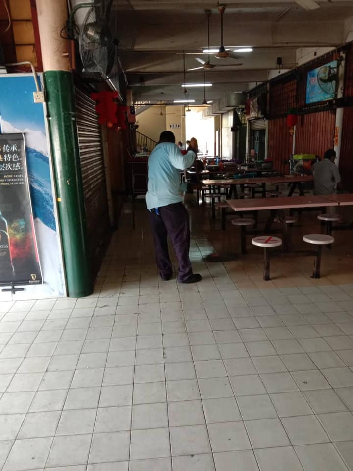 PEMBERSIHAN MENYELURUH GERAI-GERAI MILIK MAJLIS BANDARAYA SEREMBAN