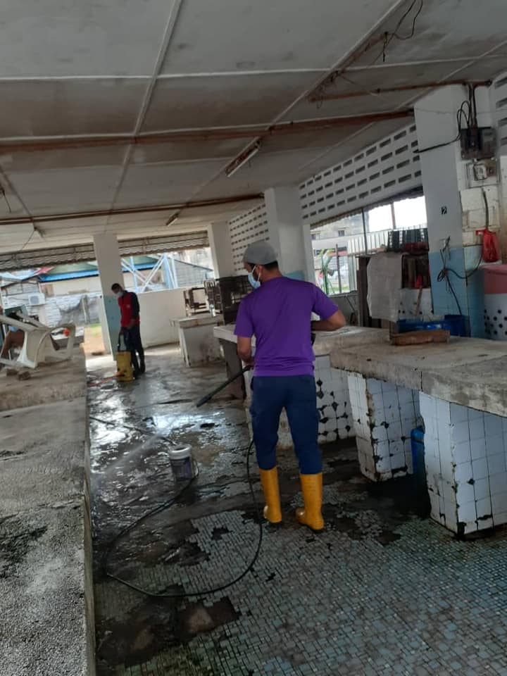 KERJA-KERJA PEMBERSIHAN PASAR-PASAR AWAM