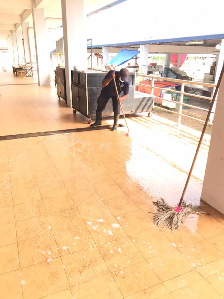 KERJA-KERJA PEMBERSIHAN PASAR-PASAR AWAM