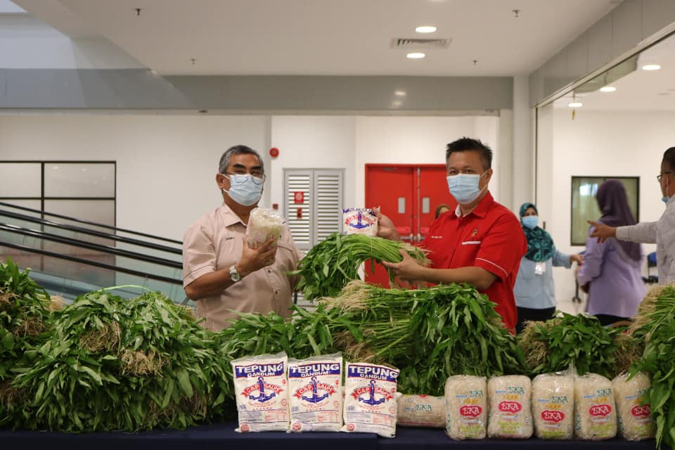 SUMBANGAN DARIPADA ADUN TEMIANG KEPADA WARGA MAJLIS BANDARAYA SEREMBAN