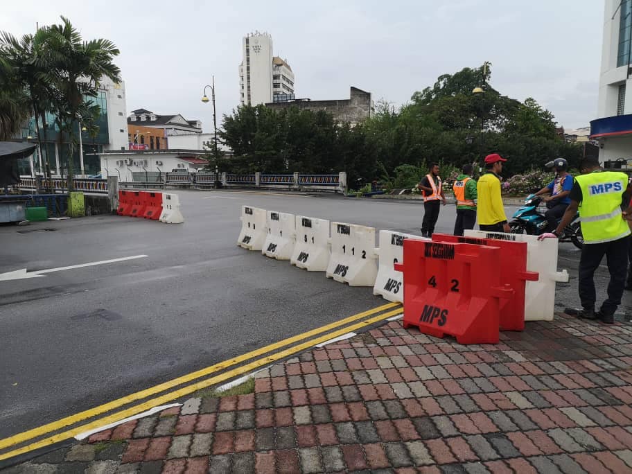 KERJA-KERJA PEMASANGAN BARRIER