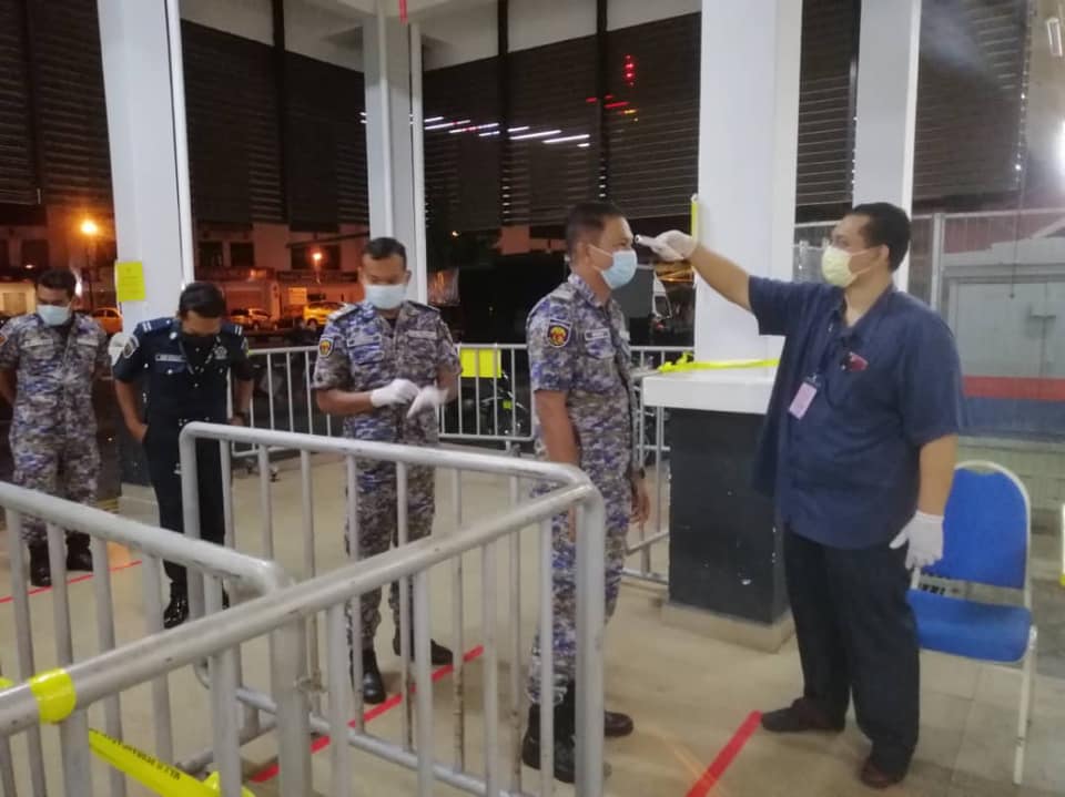 OPERASI PEMERIKSAAN SUHU & PEMATUHAN PEMAKAIAN PPE