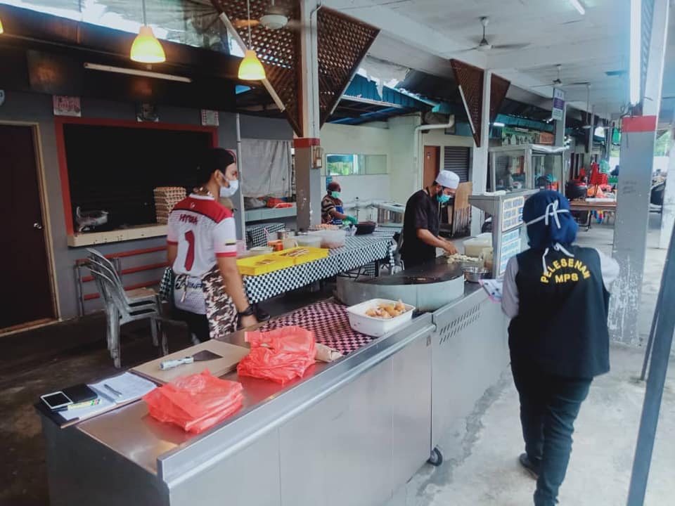 PEMANTAUAN PEMATUHAN PERINTAH KAWALAN PERGERAKAN DI PREMIS MAKANAN