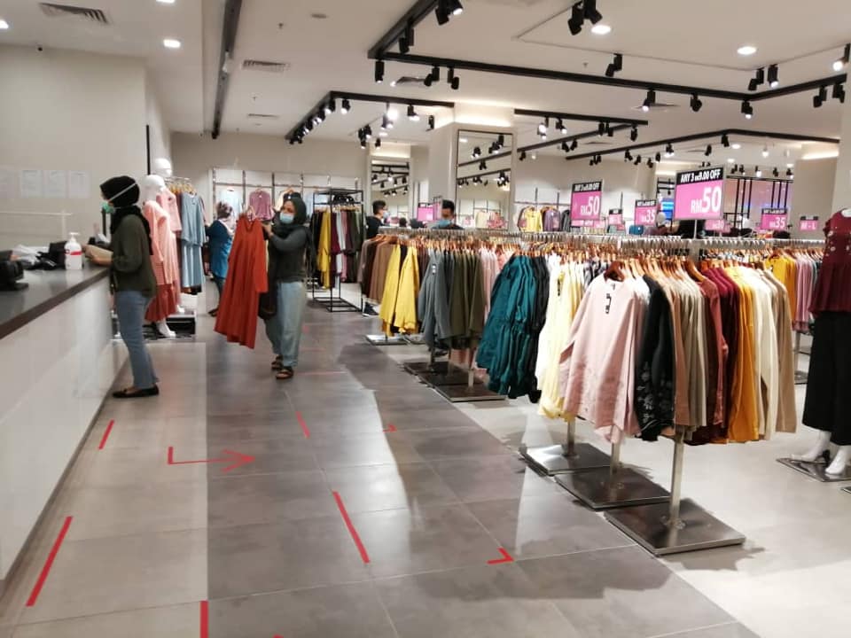 PEMANTAUAN PEMATUHAN PERINTAH KAWALAN PERGERAKAN DI PREMIS PERNIAGAAN