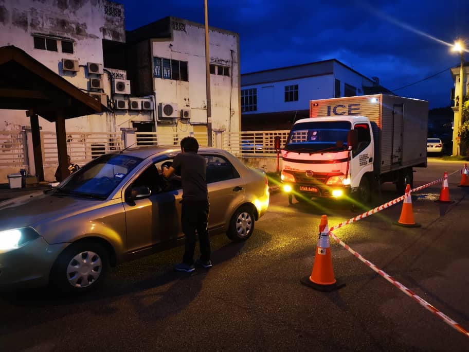 OPERASI PEMERIKSAAN SUHU & PEMATUHAN JARAK SOSIAL