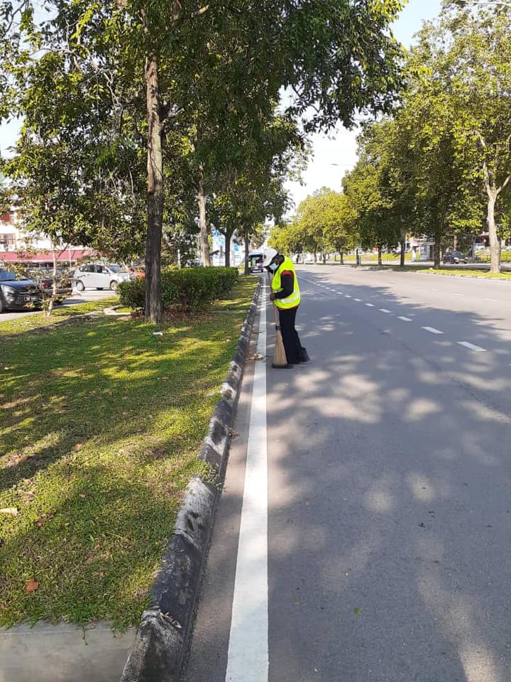  PEMBERSIHAN JALAN JKR