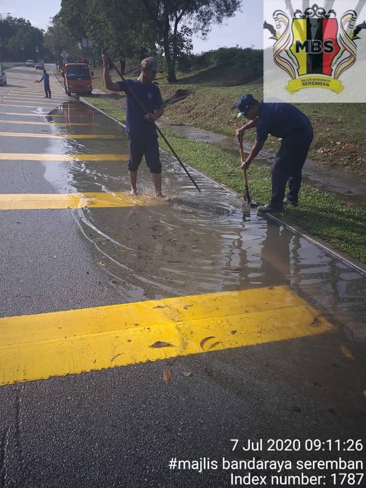 PEMBERSIHAN ‘SCUPPER DRAIN’