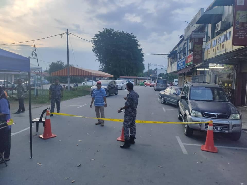 PEMANTAUAN & PEMATUHAN SOP PEMBUKAAN PASAR MALAM