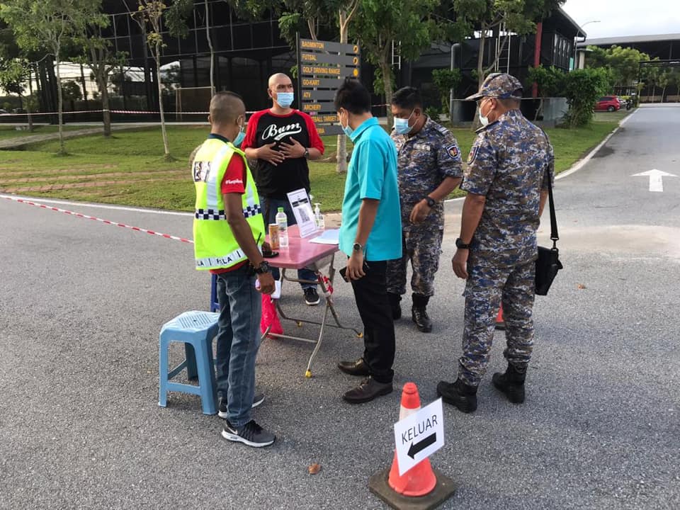 PEMANTAUAN CARBOOT SALE, X PARK SENDAYAN