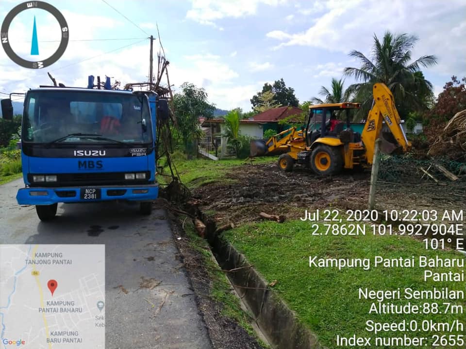 KERJA-KERJA PEMBERSIHAN SISA AKTIVITI GOTONG-ROYONG