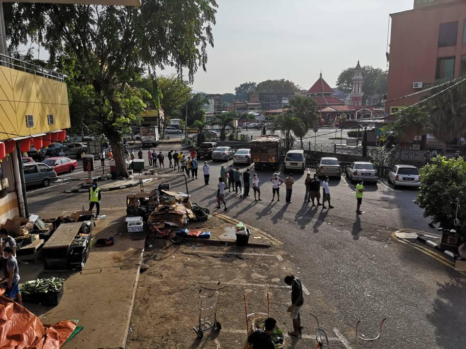 OPERASI PEMERIKSAAN SUHU & PEMATUHAN PEMAKAIAN PPE