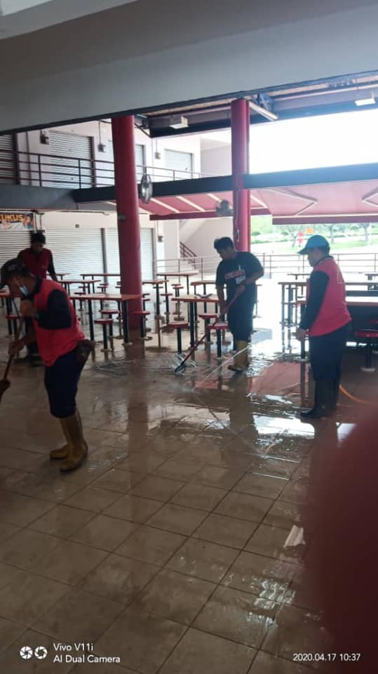 KERJA-KERJA PEMBERSIHAN PASAR-PASAR AWAM