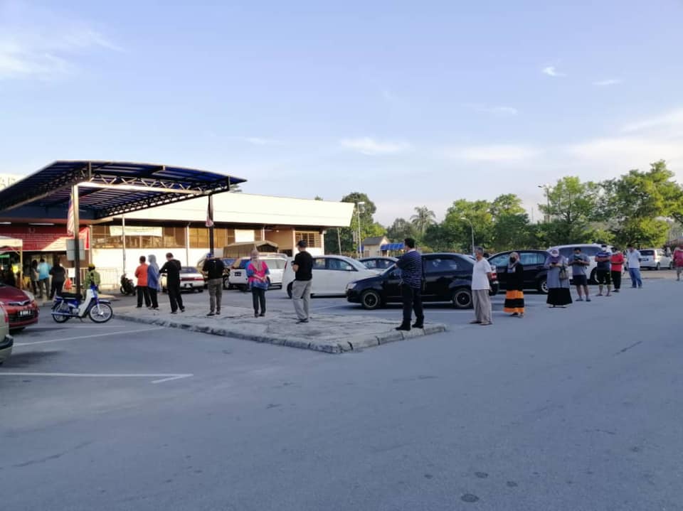 OPERASI PEMERIKSAAN SUHU & PEMATUHAN JARAK SOSIAL