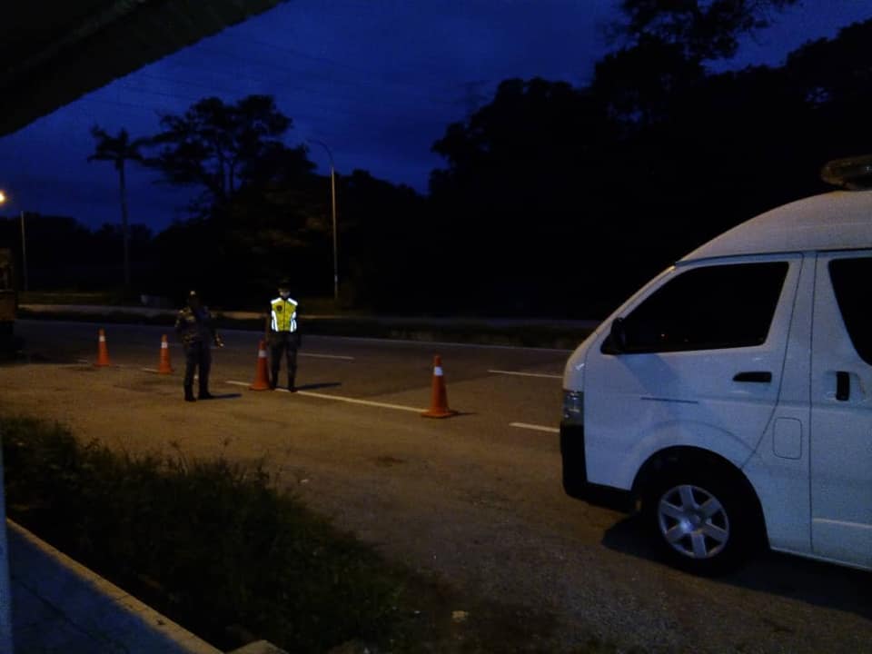 OPERASI PEMERIKSAAN SUHU & PEMATUHAN JARAK SOSIAL