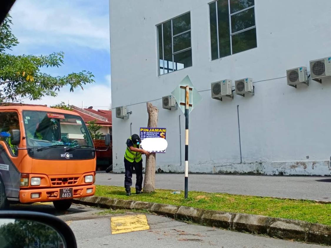 Sekitar kerja-kerja menurunkan poster, bunting, banner haram dan tempoh yang dijalankan oleh Jabatan Pembersihan & Kesihatan Persekitaran MBS di lokasi seperti berikut:  Kawasan : 1) Jalan Tok Dagang, Seremban 2) Taman Telawi, Seremban 3) Taman Ampangan, Seremban 4) Jalan Seremban - Kuala Pilah Jumlah yang diturunkan : 1) Banner = 8 2) Bunting = 3 3) Iklan haram= 50