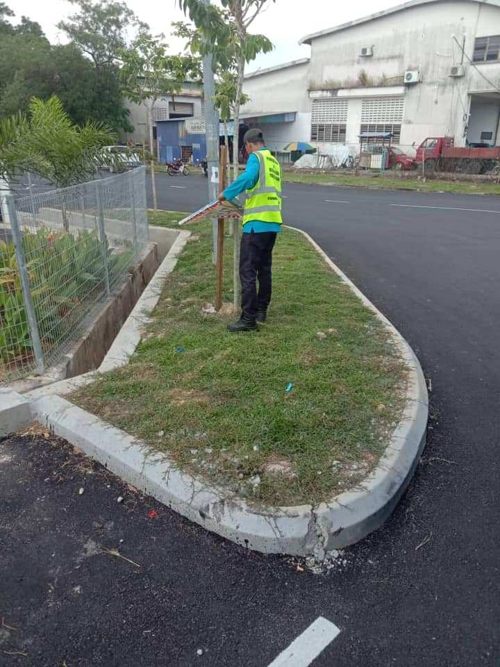 KERJA-KERJA MENURUNKAN POSTER, BUNTING, BANNER HARAM & TAMAT TEMPOH