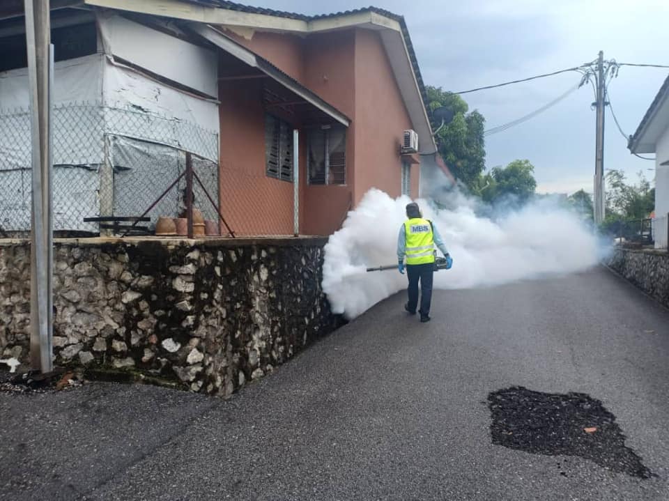 AKTIVITI KAWALAN DEMAM DENGGI DALAM KAWASAN MBS