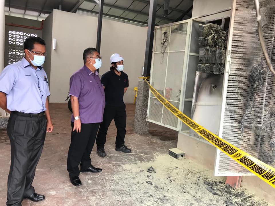 AWATAN TURUN PADANG DATUK BANDAR KE GERAI ARKED SENAWANG BERSAMA TENAGA NASIONAL BERHAD (TNB)