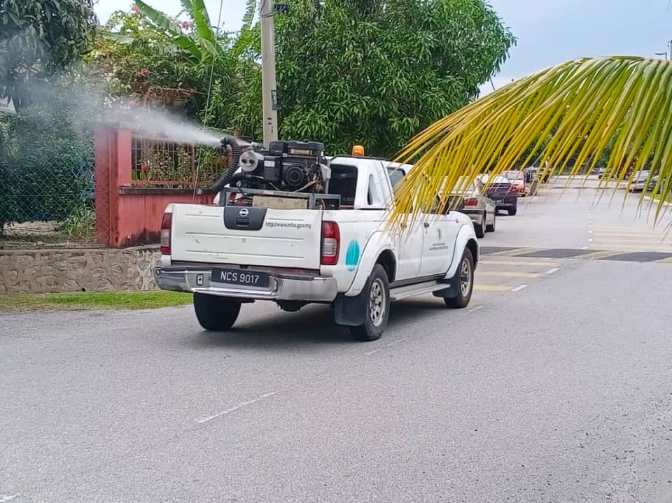 AKTIVITI KAWALAN DEMAM DENGGI DALAM KAWASAN MBS