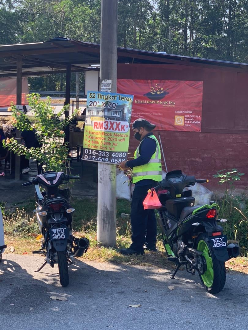 KERJA-KERJA MENURUNKAN POSTER, BUNTING, BANNER HARAM & TAMAT TEMPOH 