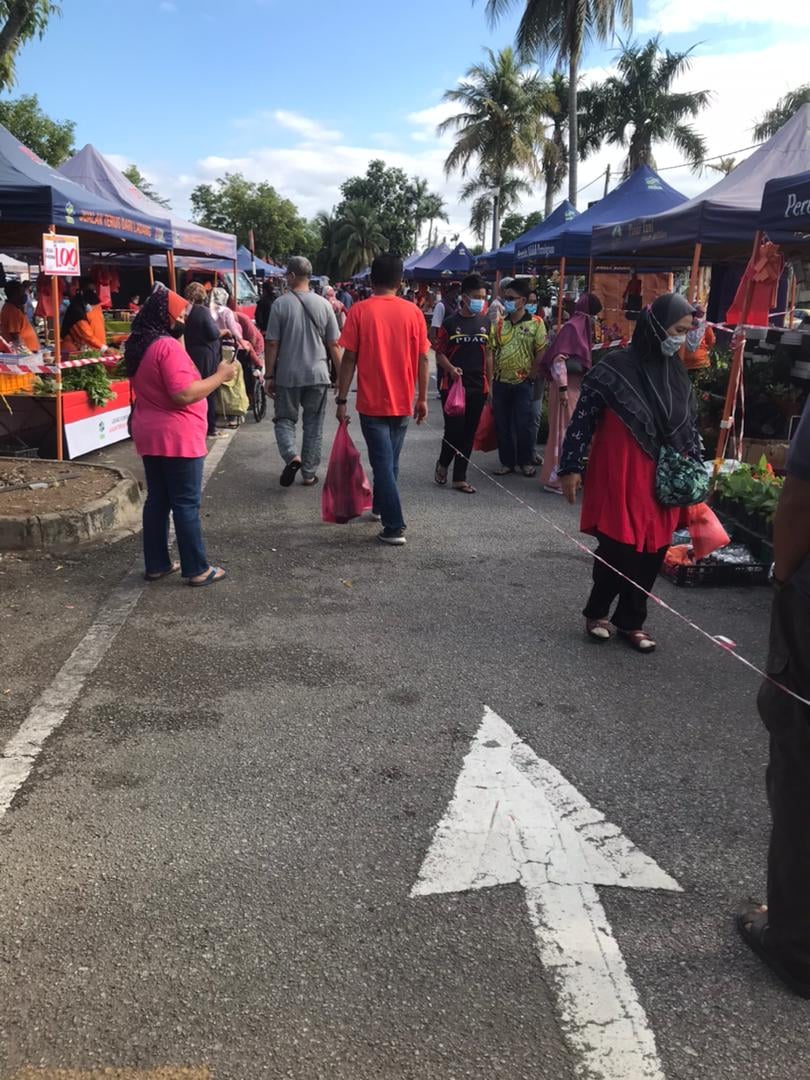 PASAR TANI STADIUM PAROI