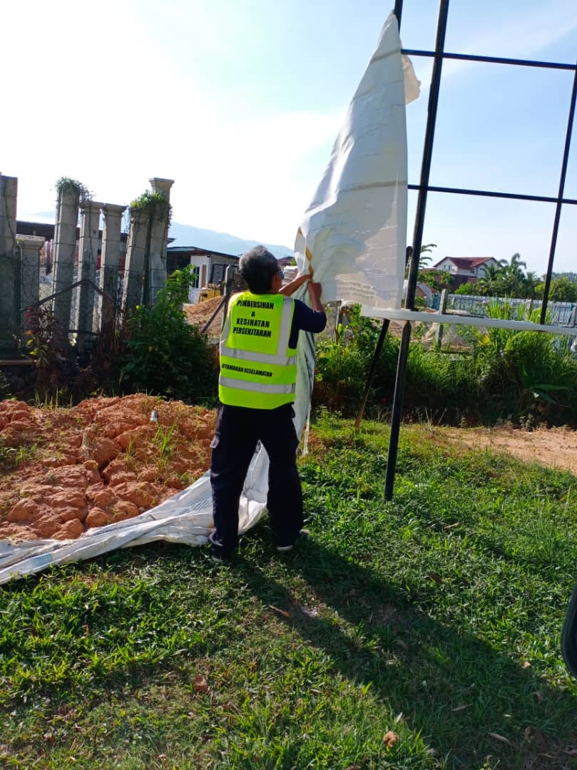 KERJA-KERJA MENURUNKAN POSTER, BUNTING, BANNER HARAM & TAMAT TEMPOH