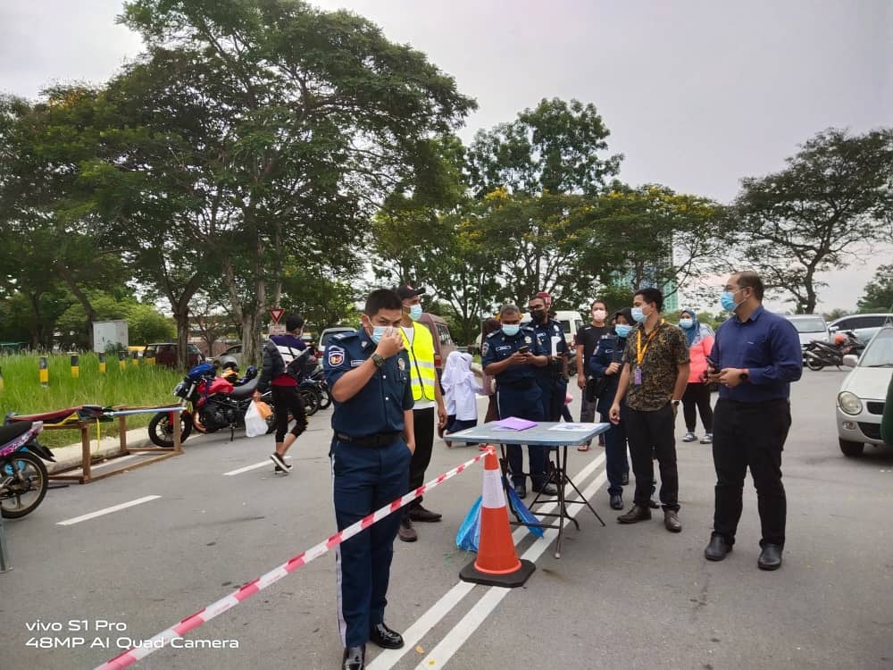 PEMANTAUAN ADUAN BAZAR TIADA KELULUSAN