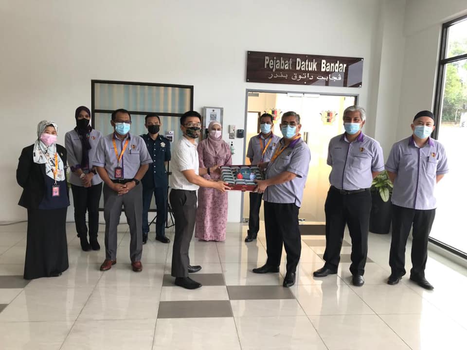 SUMBANGAN KURMA OLEH YB PUAN MARY JOSEPHINE PRITTAM SINGH