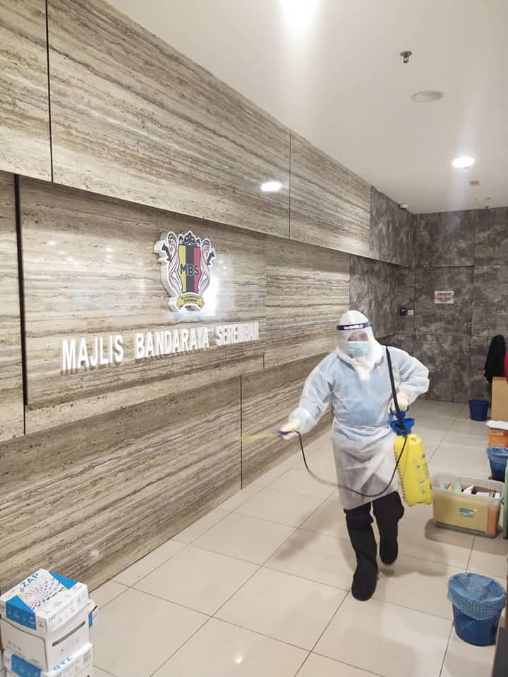 PEMBERSIHAN DAN SEMBURAN NYAHKUMAN (DISINFEKSI) KAWALAN NOVEL CORONAVIRUS COVID -19