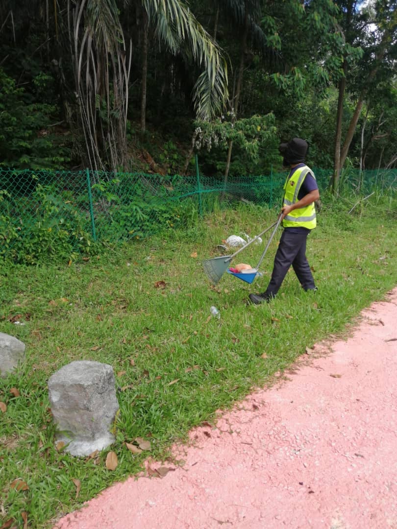 PEMBERSIHAN JALAN JKR