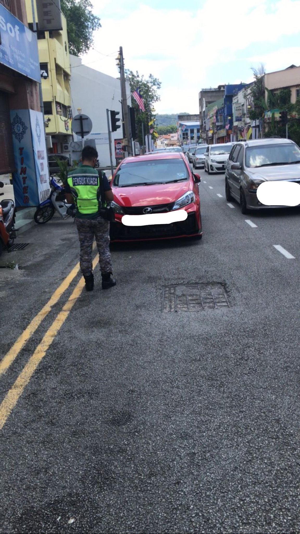 PENGUATKUASAAN LALU LINTAS