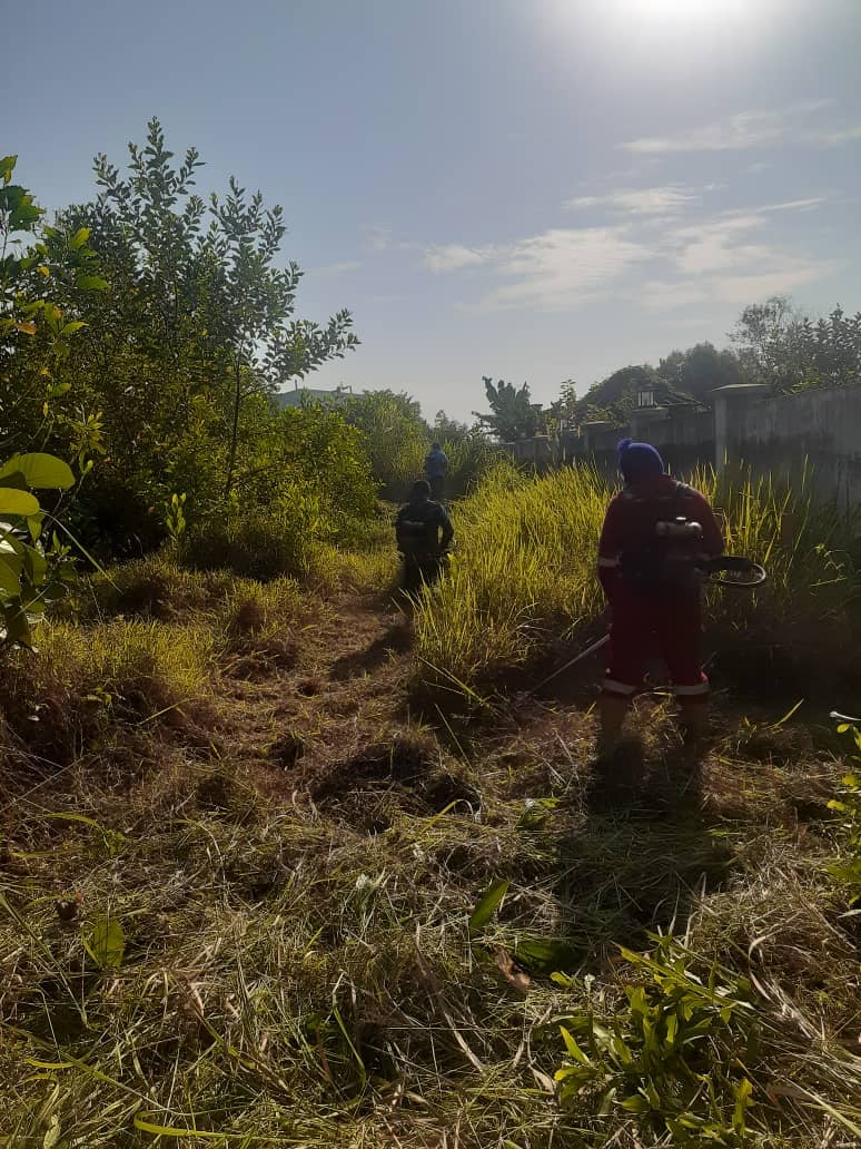 KERJA-KERJA PEMBERSIHAN SEMAK SAMUN/TANAH LOT KOSONG
