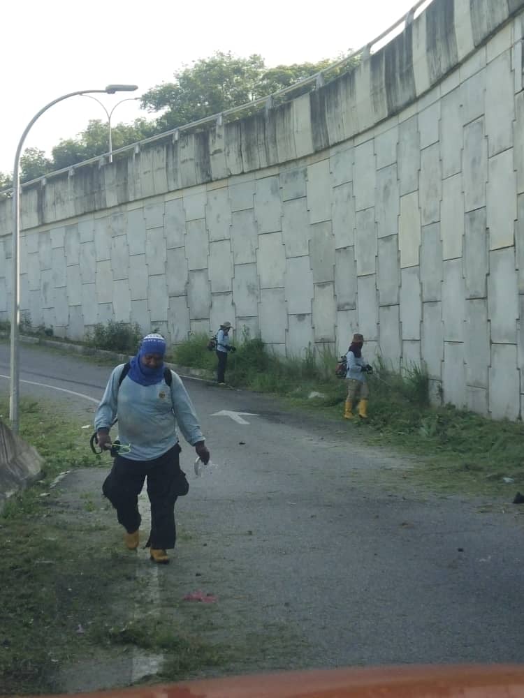 KERJA-KERJA PEMBERSIHAN KAWASAN