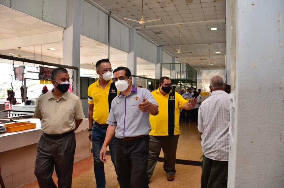 LAWATAN TURUN PADANG DATUK BANDAR DI PASAR BESAR RANTAU