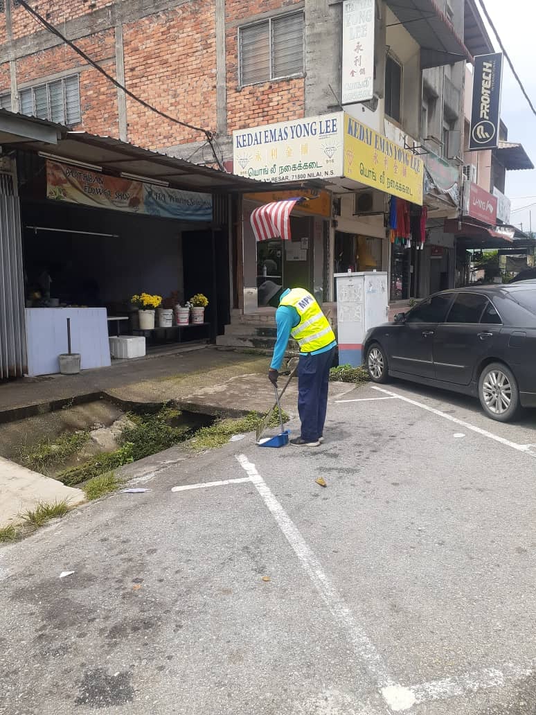 PEMBERSIHAN JALAN JKR