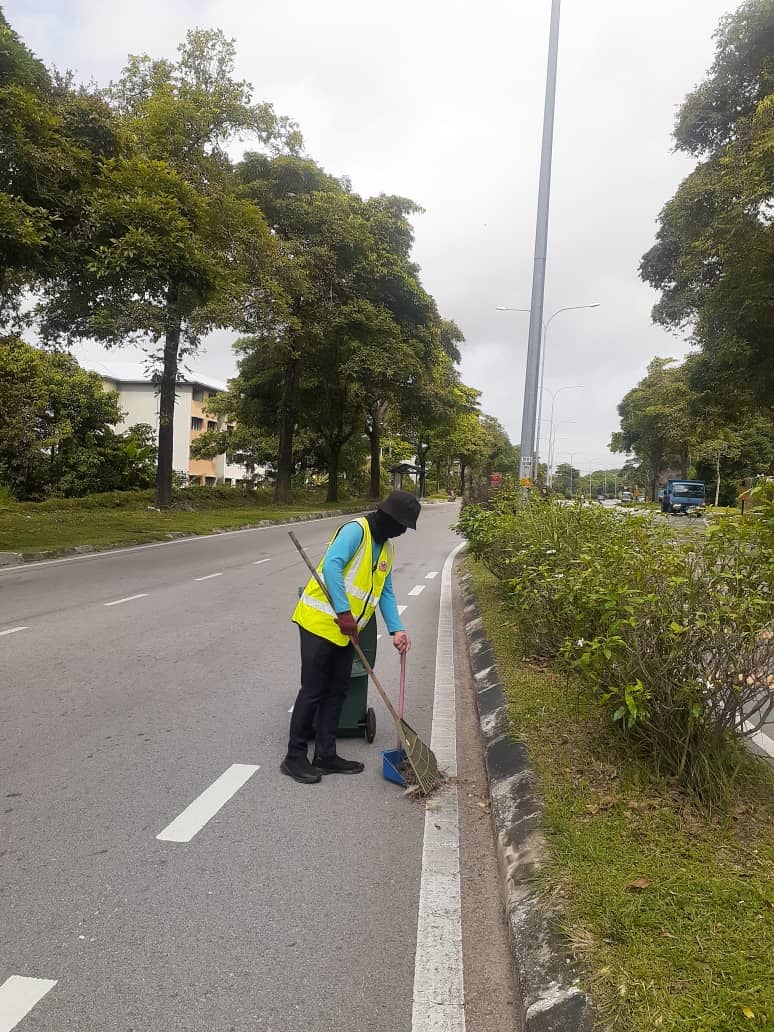 PEMBERSIHAN JALAN JKR