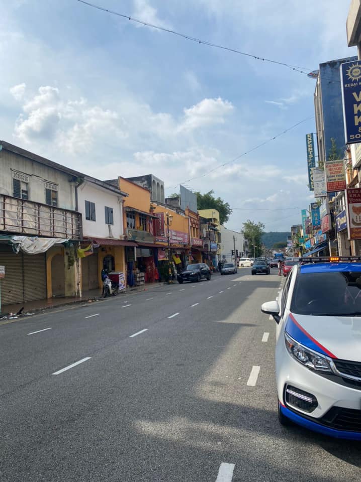 PENGUATKUASAAN LALULINTAS DI JALAN YAM TUAN