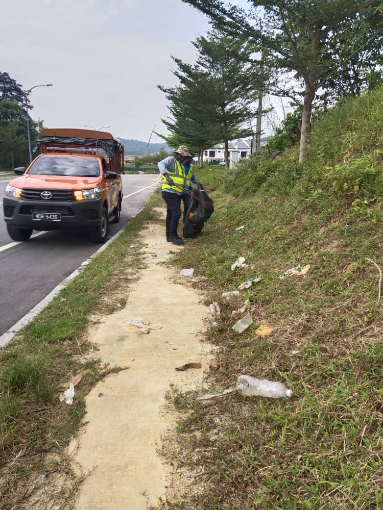 KERJA-KERJA PEMBERSIHAN AWAM