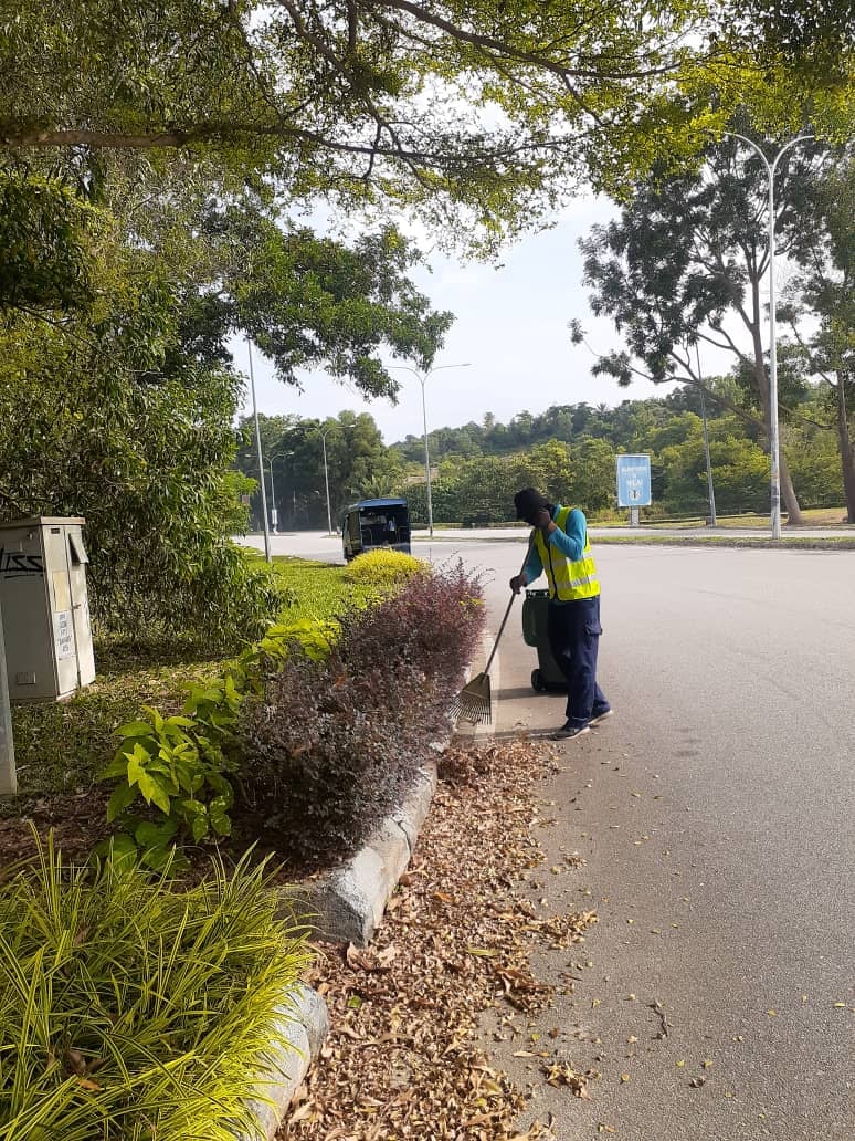 PEMBERSIHAN JALAN JKR