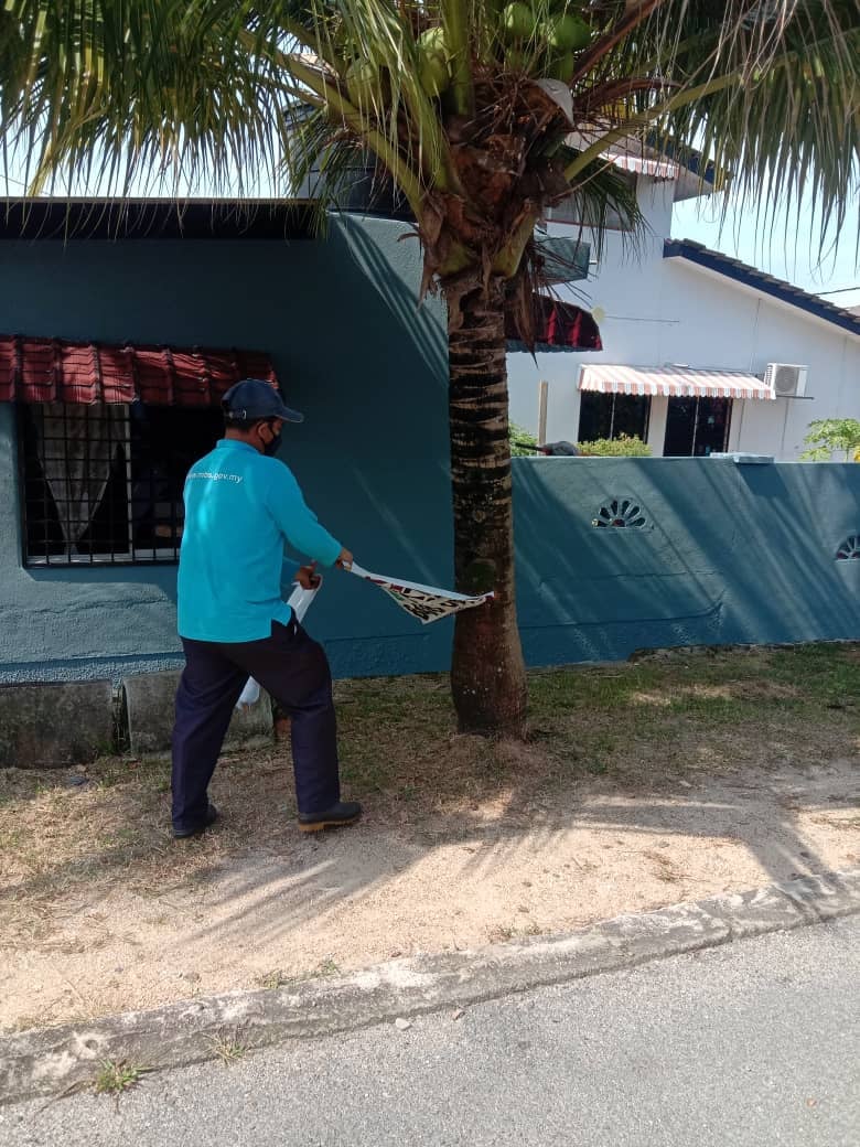  MEMBUKA PAPAN IKLAN, BUNTING ,BANNER HARAM 