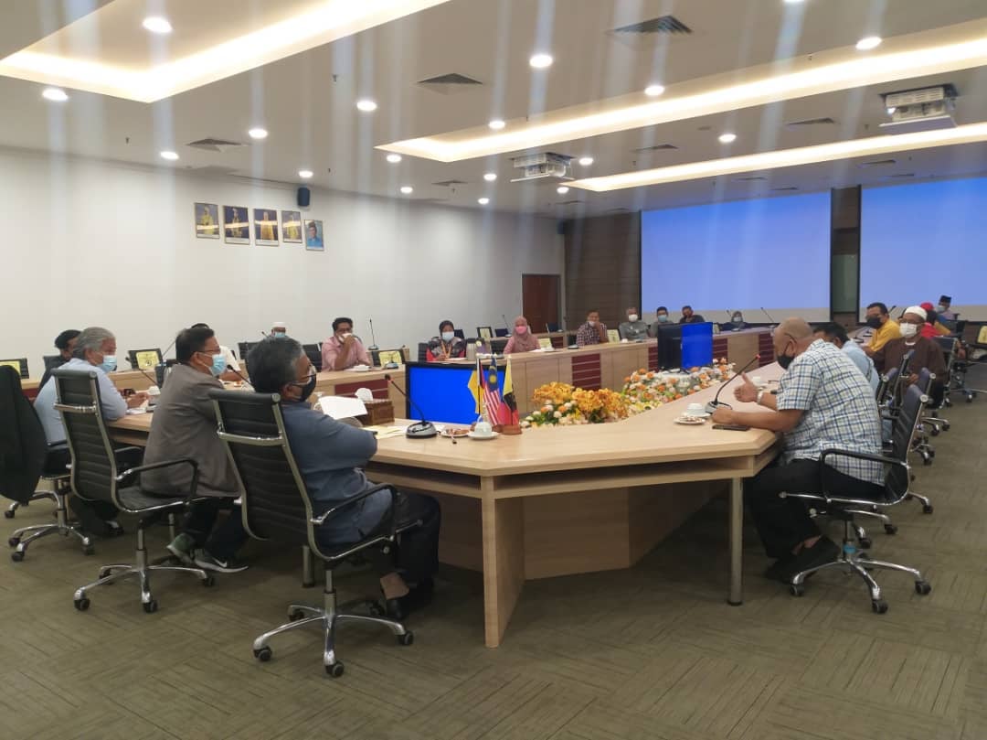 PERBINCANGAN BERKENAAN ISU PENJAJA DALAM KAWASAN DUN PAROI