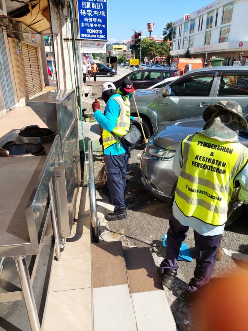 PEMBERSIHAN JALAN JKR