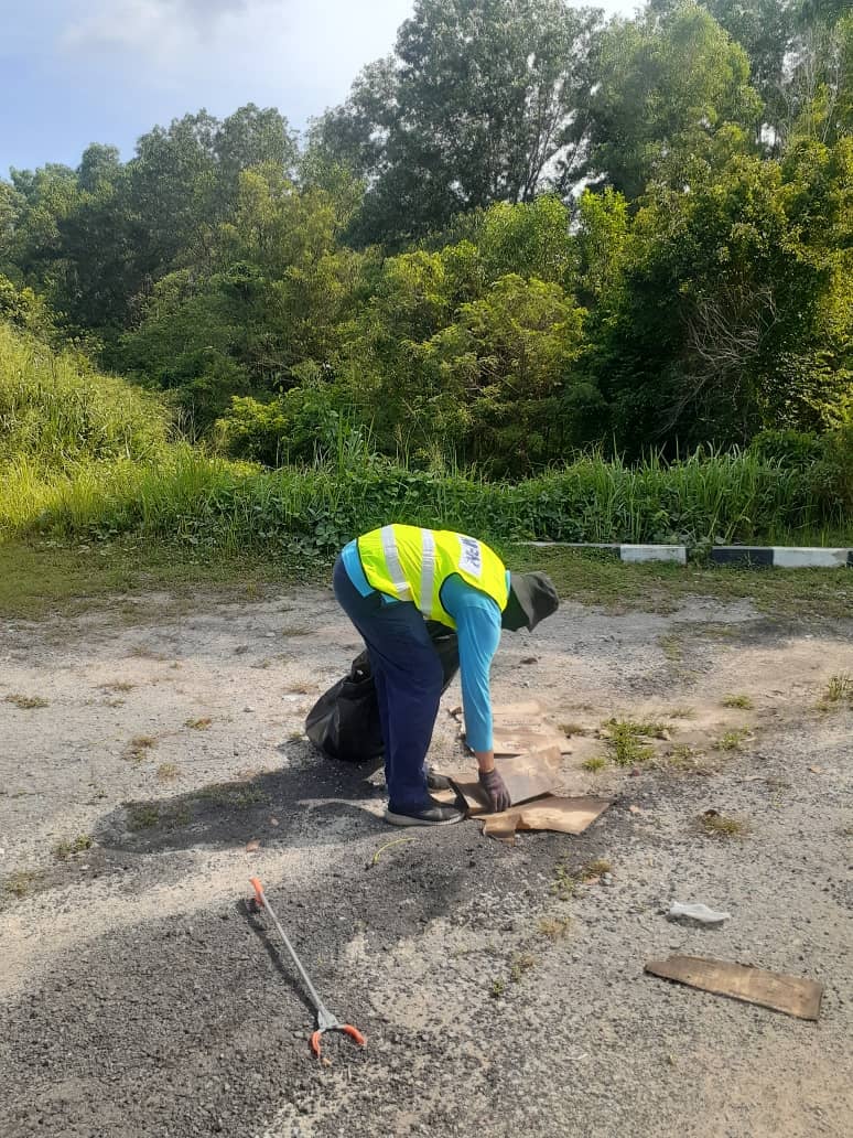 PEMBERSIHAN JALAN JKR
