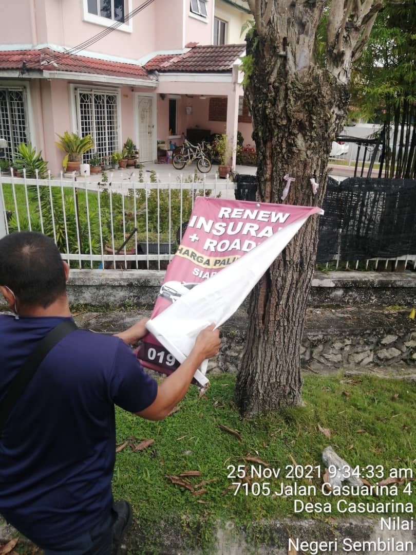 KERJA-KERJA MEMBUKA PAPAN IKLAN, BUNTING, BANNER HARAM