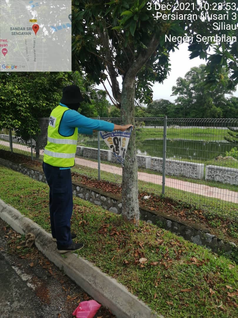  KERJA-KERJA MEMBUKA PAPAN IKLAN/BUNTING/BANNER HARAM