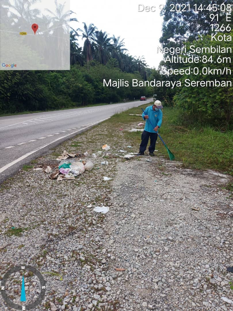 KAWASAN TEPI JALAN GADONG JAYA MENGHALA KE EKA MATAHARI