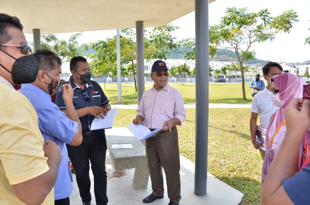 LAWATAN TURUN PADANG DATUK BANDAR KE TIARA CENTRAL PARK 